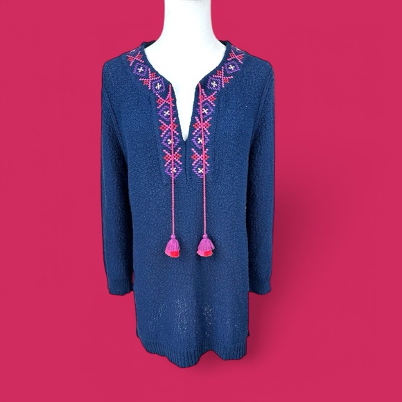 Tommy Bahama Eden Bay‎ Tassel Tunic Sweater Size M Navy Blue Embroidered V-Neck - Picture 1 of 12